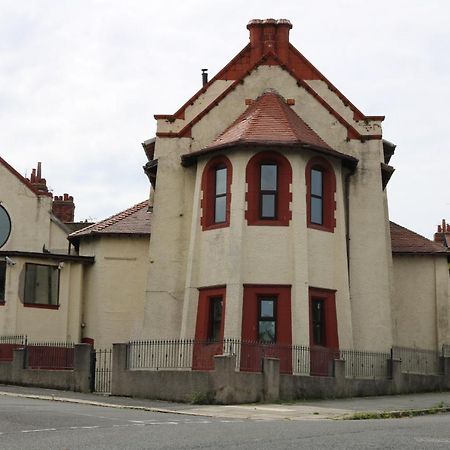 Victoria House Hotel Barrow-in-Furness Bagian luar foto