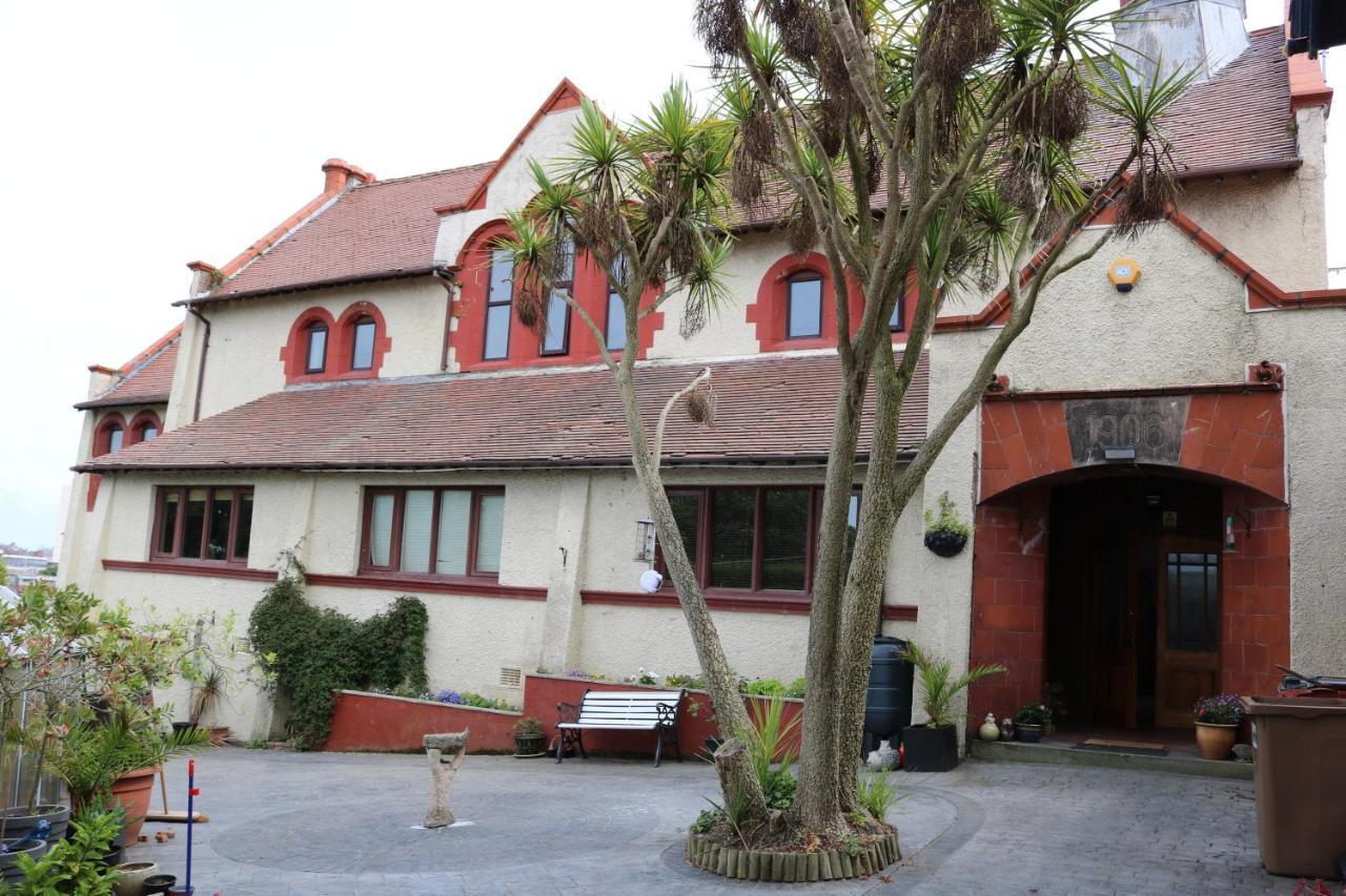 Victoria House Hotel Barrow-in-Furness Bagian luar foto